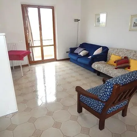 Апартаменты N02 Ampio Quadrilocale Con Terrazzo Нумана